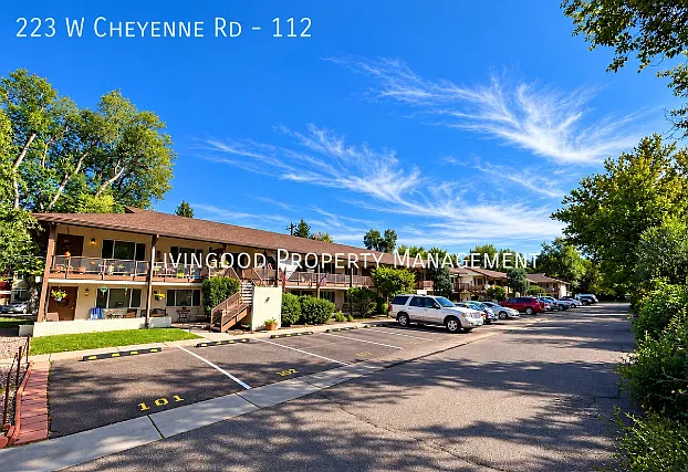 223 W Cheyenne Rd