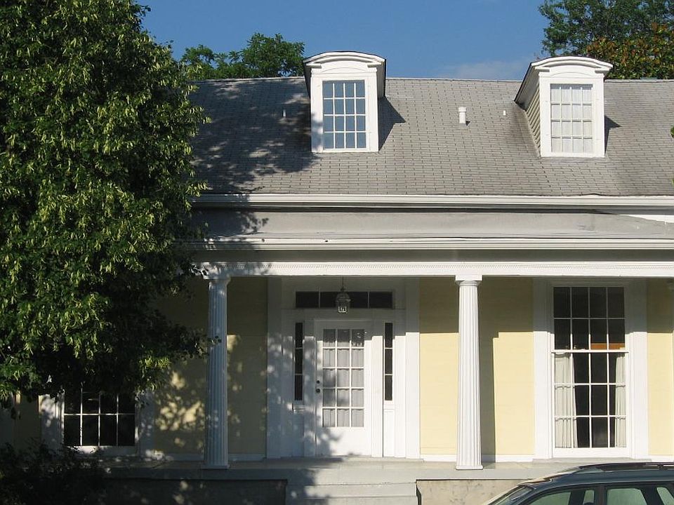 1st image of 904 S 4th St