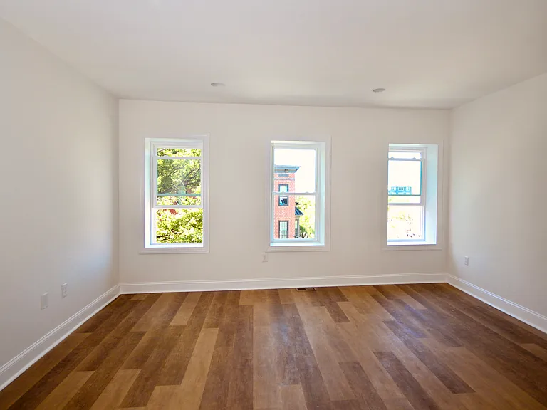 25 N Chester St — Photo 6