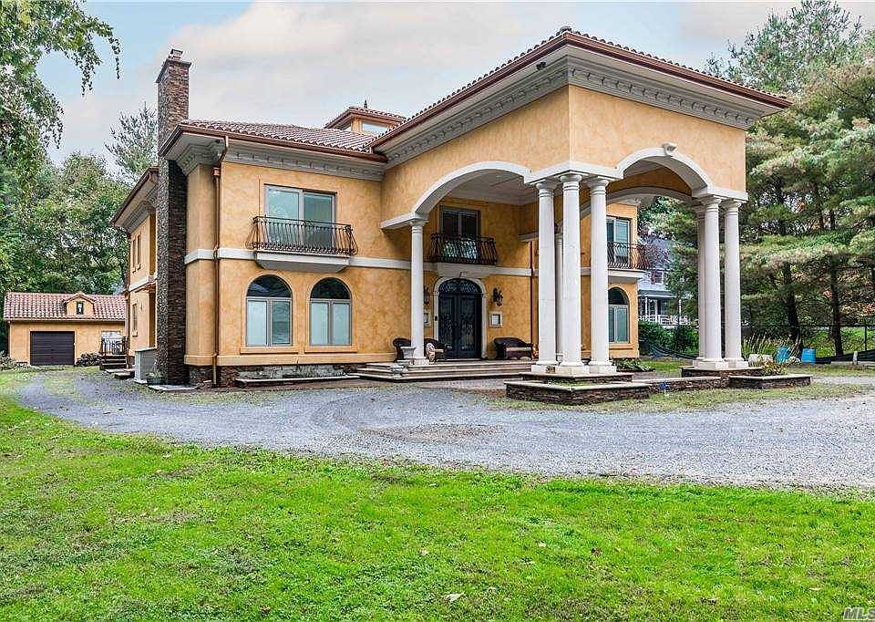 1st image of 8 Poppy Ln