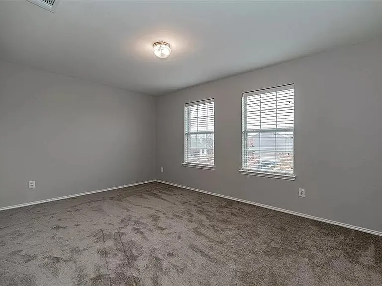 1208 Angelina Dr — Photo 16