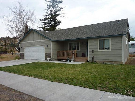 2nd image of 130 NE Buena Villa Dr