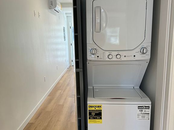 2nd image of 6125 Whitsett Ave #13