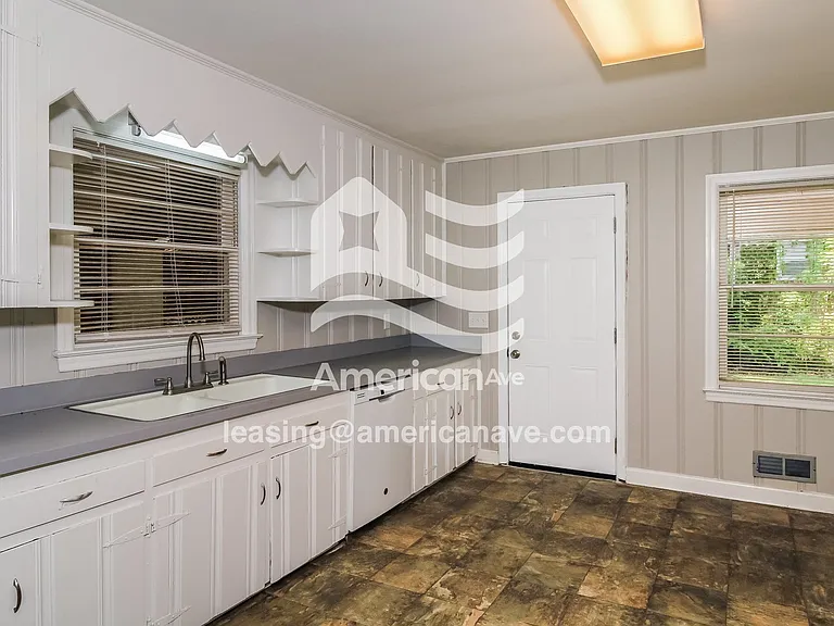 1574_005_wm_-_kitchen_12877021.jpg