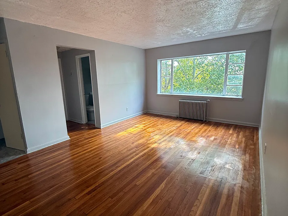 716 Sanford Ave #10