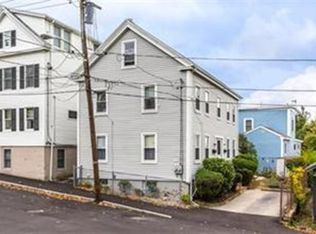 11 Spring St, Gloucester, MA 01930