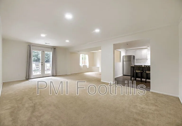 9318 W Coal Mine Ave — Photo 4