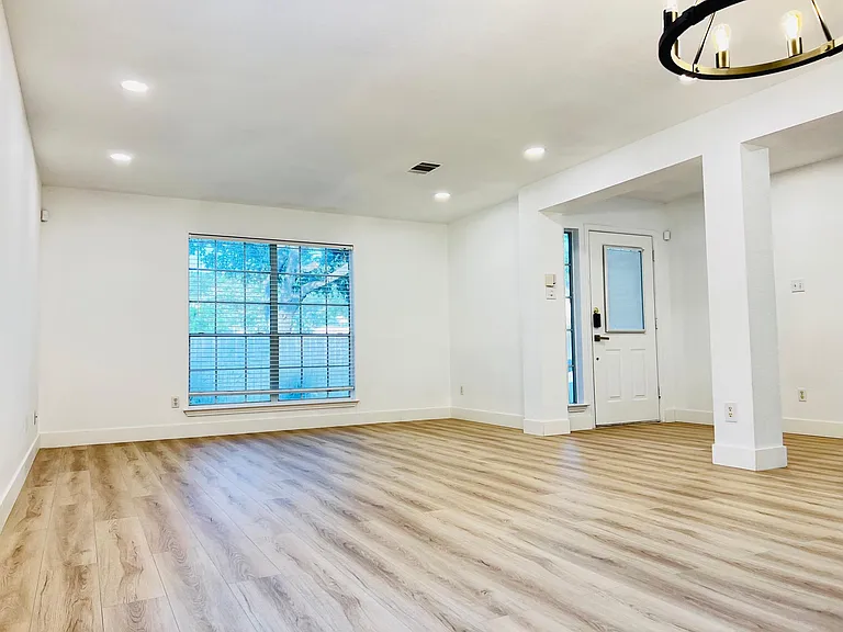 8021 Luling Ln — Photo 6