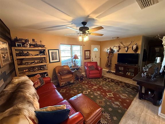 2nd image of 351 Bosque Bend Ln