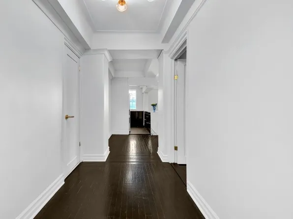 10 Park Avenue image 8 of 13