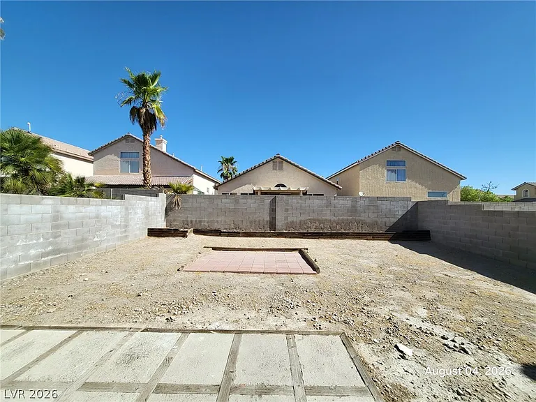 8236 W Rochelle Ave — Photo 18