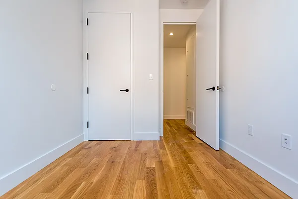 Rented by Nooklyn NYC LLC | media 18