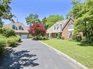 6 Normandy Pkwy, Morristown, NJ 07960