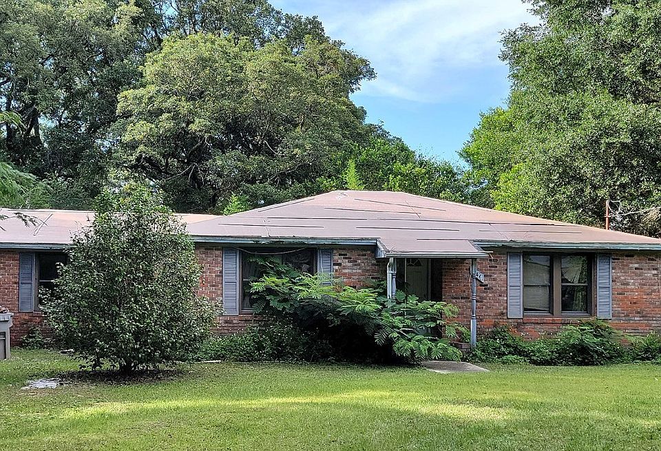 2nd image of 2720 Eureka Ln