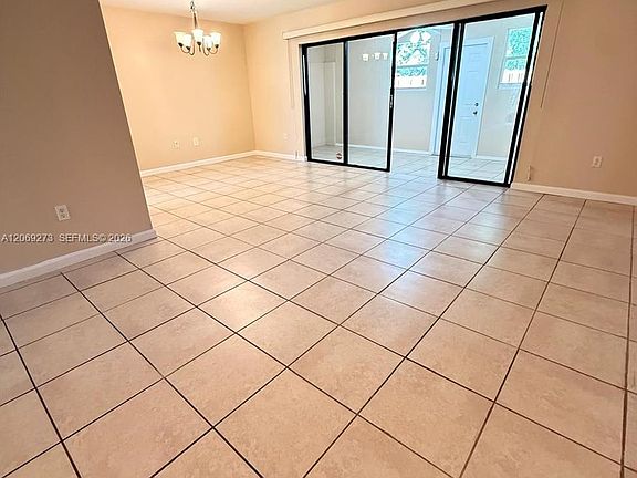5th image of 3301 Raleigh St #4D