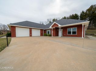 2705 Lakeland Dr, Jefferson City, MO 65109
