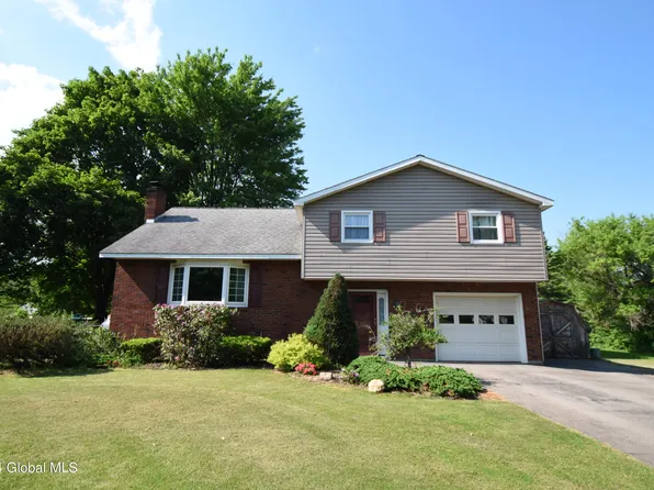 123 Oak Ridge Drive, Glenville, NY 12302