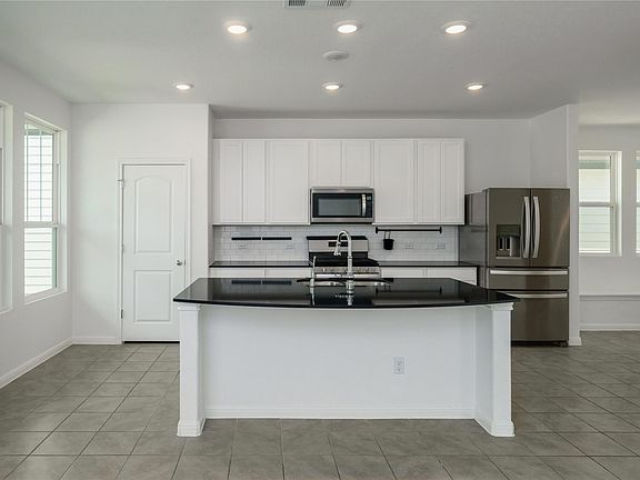 2nd image of 2540 Acoma Ln