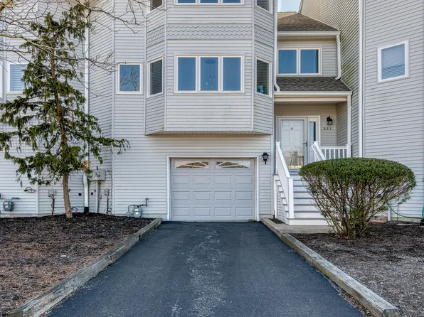 223 Azalea Court #2203, Toms River, NJ 08753