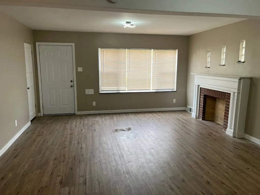 2 bed, 1.0 bath, 960 sqft, $1,095 — Photo 3