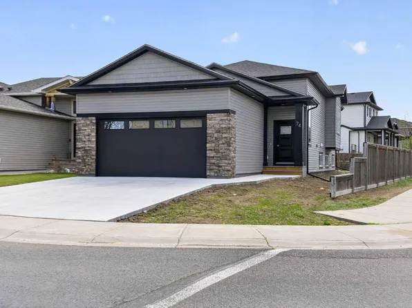 74 Riverpark Blvd W, Lethbridge, AB T1K 5X4