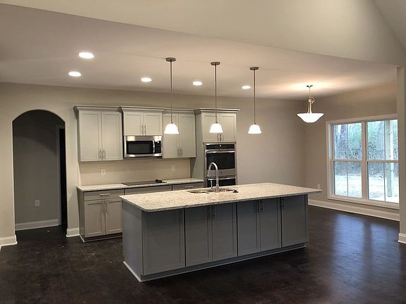 2nd image of 2696 Royal Ct