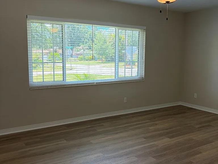 1109 W Plymouth St — Photo 14