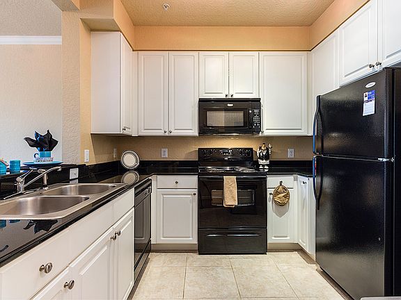 4th image of 8539 GATE Parkway #9315