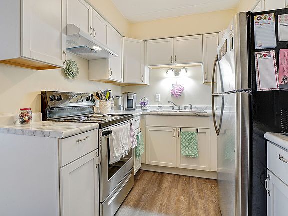 2nd image of 17514 Sandalwood Dr #103