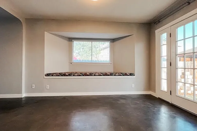 dining room window nook