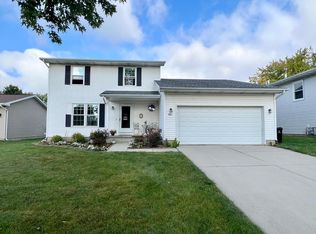 2811 Rutherford Dr, Bloomington, IL 61705