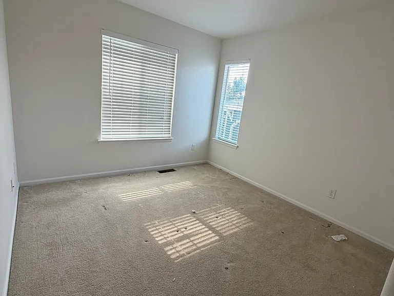 5556 Abbeywood Cir — Photo 15