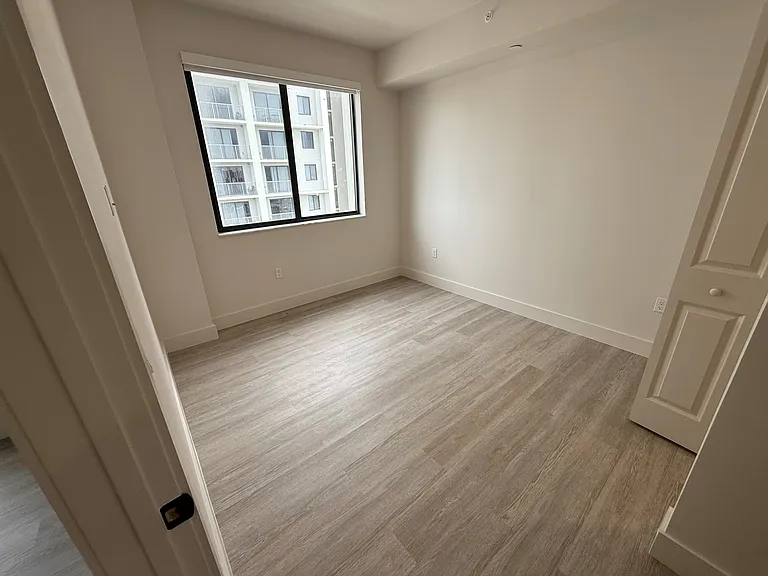Bay Pointe Apartments — Photo 25