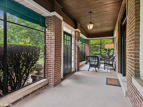 3rd image of 739 Jackson Ave
