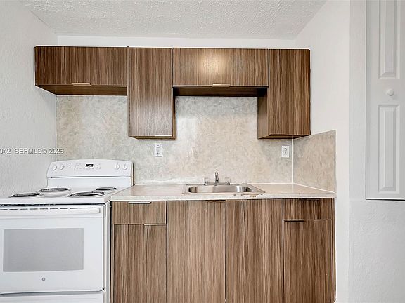5th image of 50 NW 79th St APT 11