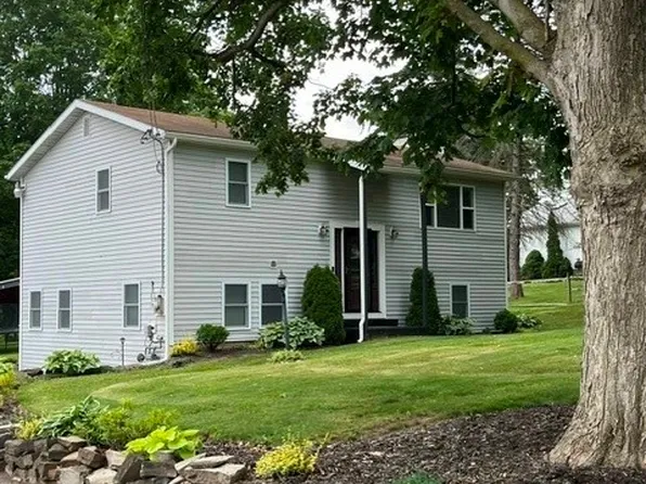 533 Sayles St, Oneida, NY 13421