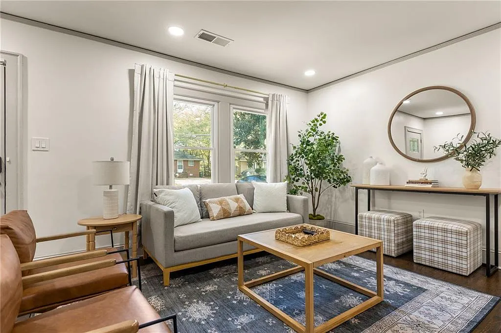 3 bed, 2.0 bath, 1140 sqft, $2,800 — Photo 4