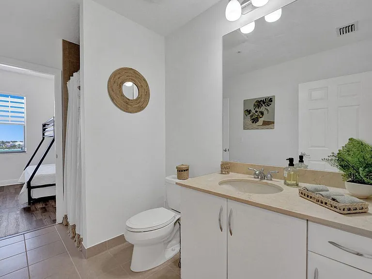 511 Lucerne Ave #613 — Photo 16