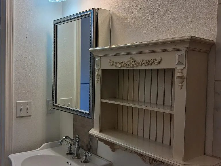 309 Kansas Ave #1/2 — Photo 9
