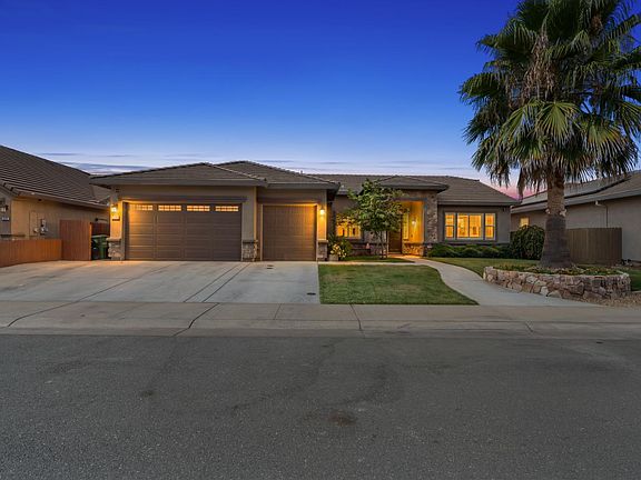 5th image of 784 Aparicio Way
