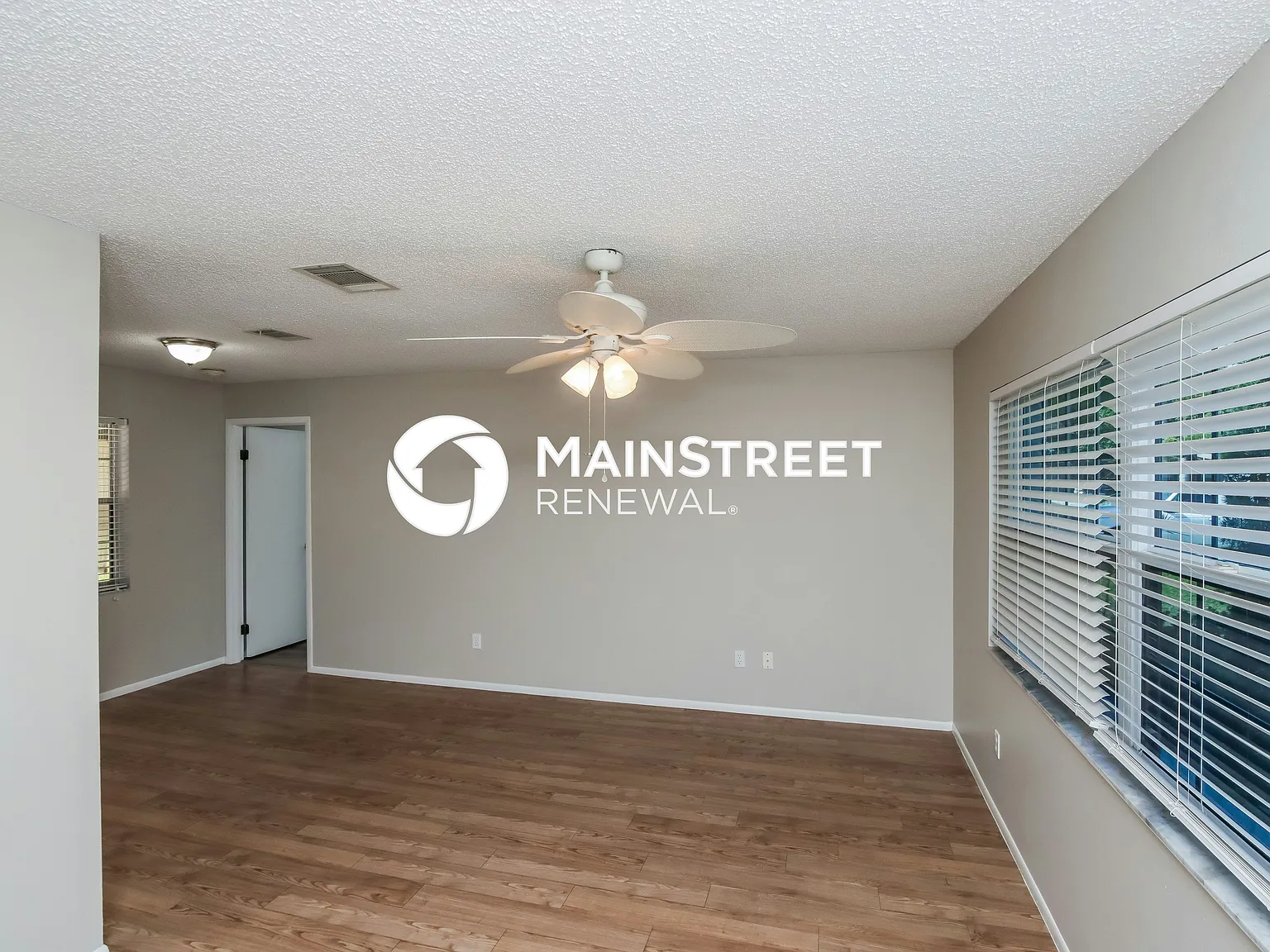 282 E Haven Dr — Photo 4