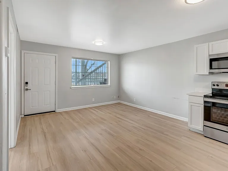 Hickory Lofts — Photo 36