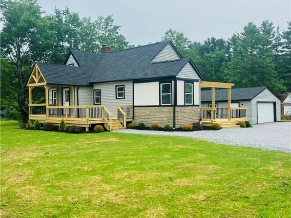 6201 Peck Rd, Ravenna, OH 44266
