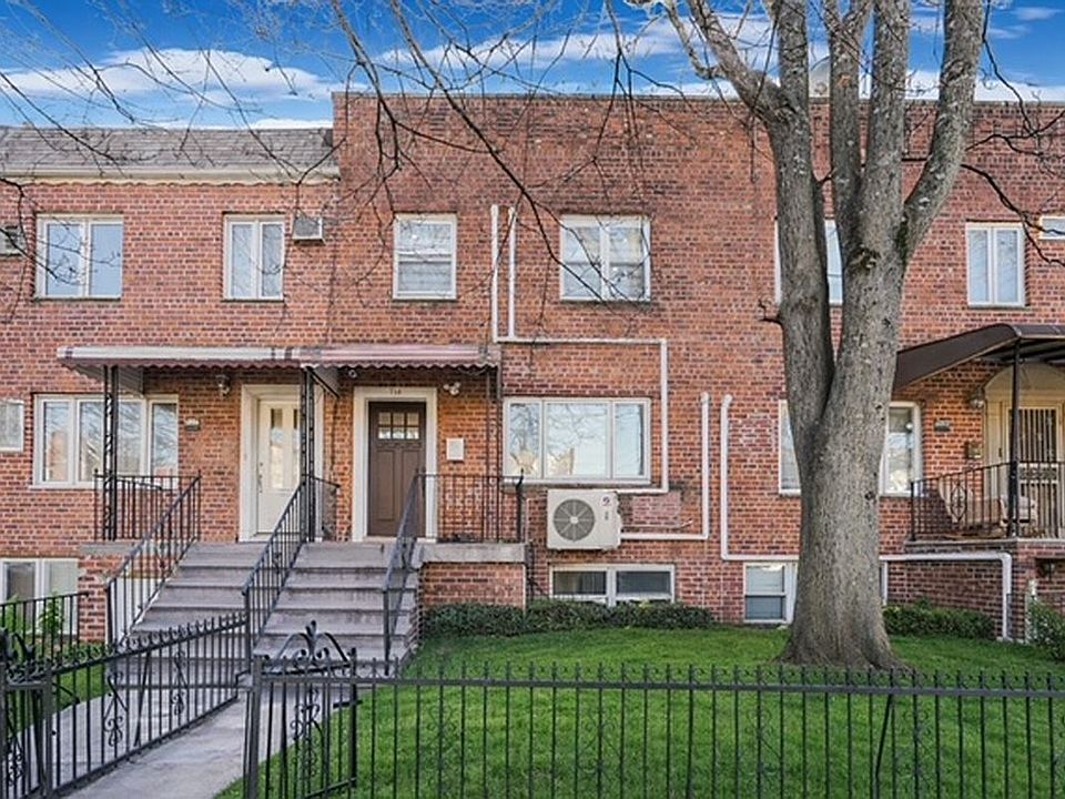 1st image of 716 Desmond Ct