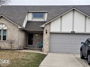 26179 Woodland Dr, Chesterfield, MI