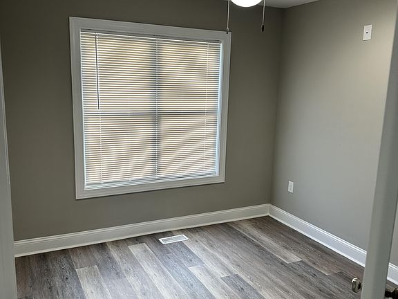 5th image of 42 Melissa Ln #1