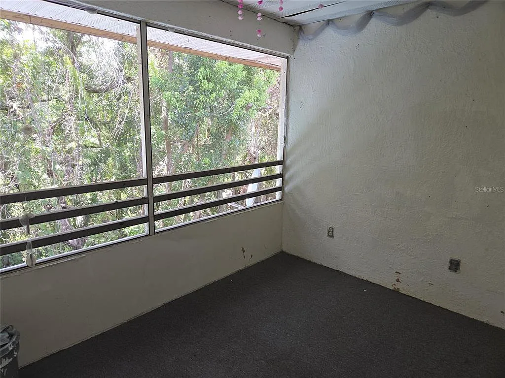 2 bed, 2.0 bath, 996 sqft, $1,525 — Photo 2