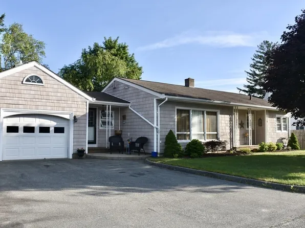 7 Nicholas St, Fairhaven, MA 02719