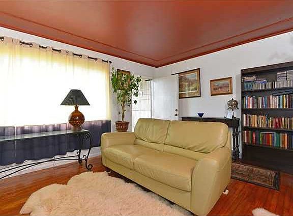 3rd image of 3912 Del Mar Ave