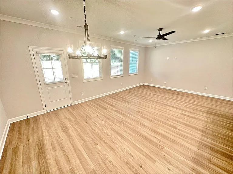 118 Bluffington Way — Photo 7